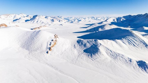 Winter landscape of the Pamir Plateau, Jarty Gumbez, Gorno-Badakhshan Province, Tajikistan, Central