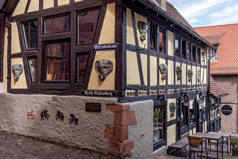 Cafe and bistro Elefantenhaus, old half-timbered house, restored by carver and sculptor Ulrich