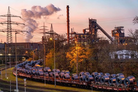 Blast furnace Schwelgern 1 and 2, strip steel coils, on freight wagons, at the ThyssenKrupp Steel