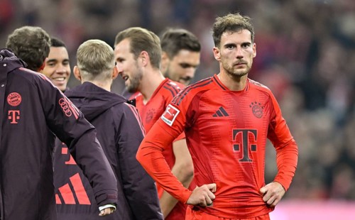 Leon Goretzka FC Bayern München FCB (08) disappointed while Harry Kane FC Bayern München FCB (09)