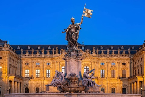 Frankonia Fountain in front of the Würzburg Residence at dusk, Würzburg, Bavaria, Germany, Europe