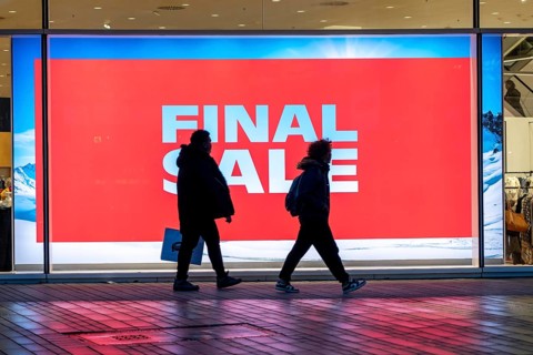 Final Sale, Clothing department stores' on Schadowstraße, large poster in the shop window