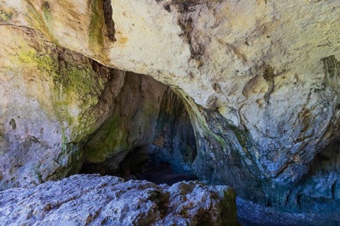 The Klausenhöhle is a natural karst cave near the Lower Bavarian market town of Essing in the