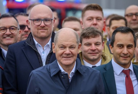 Duisburg, North Rhine-Westphalia, Germany, Press event: Federal Chancellor Olaf Scholz visits fire