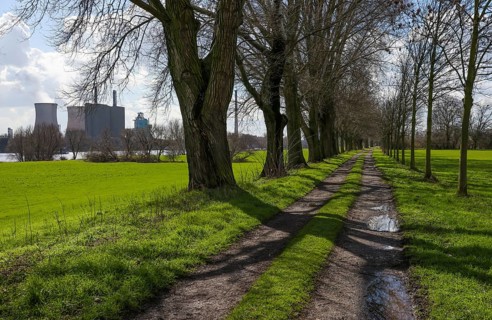 Duisburg, North Rhine-Westphalia, Germany, industrial landscape, promenade on the banks of the