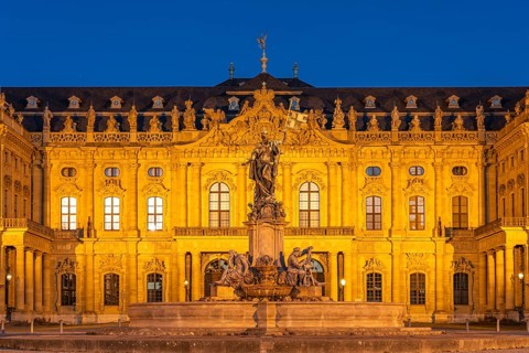 Frankonia Fountain in front of the Würzburg Residence at dusk, Würzburg, Bavaria, Germany, Europe