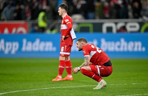 Disappointment for Angelo Stiller VfB Stuttgart (06) Jeff Chabot VfB Stuttgart (24) PreZero Arena,