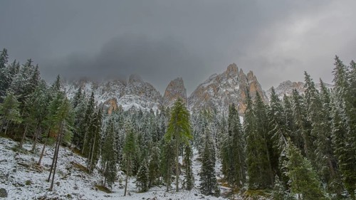 View of the cloudy Peitlerkofel group, Dolomites, St.Peter, Villnöß, Funes, Villnößtal, South