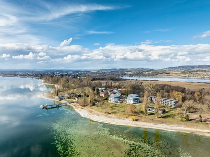 Aerial view of the Mettnau peninsula in western Lake Constance with the spa centre, Mettnaukur,