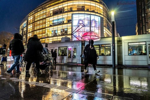 Schadowstraße, city centre, shopping street, pedestrian zone, winter, rainy weather, P&C clothing