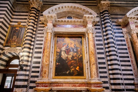 Interior of colorful marble decoration, Siena Cathedral or Cattedrale di Santa Maria Assunta,