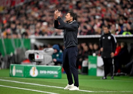 Coach Xabi Alonso Bayer 04 Leverkusen on the sidelines Gesture Gesture DFB Cup round of 16, Allianz