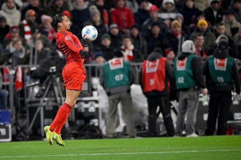 Leroy Sane FC Bayern Munich FCB (10) Action on the ball stops with the chest, Allianz Arena,