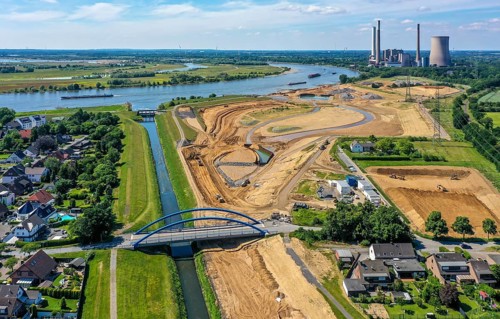 Dinslaken, North Rhine-Westphalia, Germany, Emscher estuary into the Rhine. On the right, the