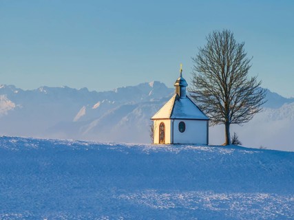 Chapel, tree, morning light, winter, snow, mountain landscape, near Riegsee, behind Zugspitze,