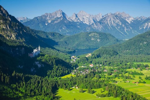Neuschwanstein Castle, Hohenschwangau near Fuessen, Ostallgaeu, Allgaeu, Bavaria, Germany, Europe