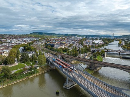 Load test on the Neckar Bridge, aerial view. Due to the unusual design, dimensional checks are
