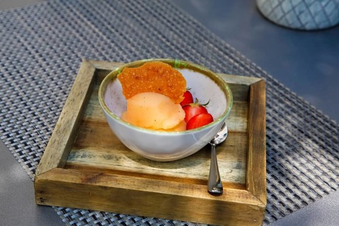 Melon sorbet, ice cream with strawberries, dessert, dessert served, dessert bowl, wooden tray,