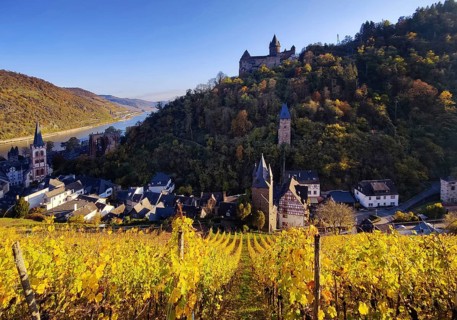 View of Bacharach with Stahleck Castle, hilltop castle above the Rhine, UNESCO World Heritage Upper