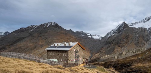 Mountain hut Martin-bush-Hütte, mountain landscape in the Niedertal valley in autumn, Vent, Ötztal