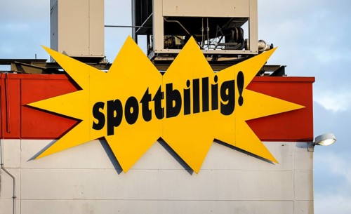 Mülheim, North Rhine-Westphalia, Germany - mock-cheap, lettering on the facade of a speciality