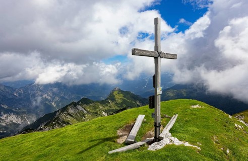 Summit cross on the Gamsfeld, Russbach, Osterhorn group, Salzkammergut, Salzburg province, Austria,