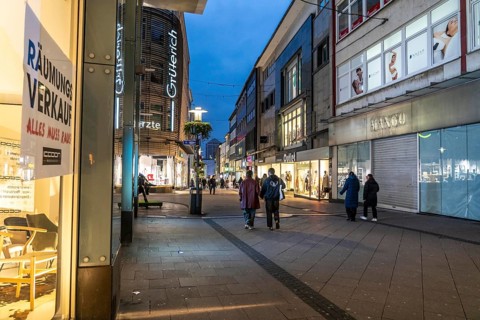 Limbecker Straße in the city centre of Essen, pedestrian zone, shopping street, with frequently