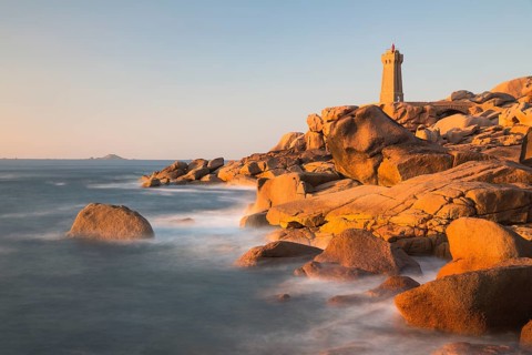 Lighthouse Mean Ruz at Ploumanac'h, Côtes d'Armor in the last evening light