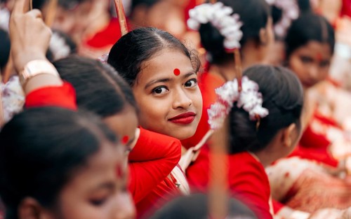 Students arrives to perform Bihu dance as they participate in Samutkarsh Mahashivir organised by