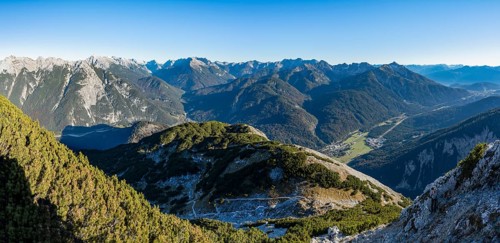 View at the summit of the Große Arnspitze, mountain panorama with Karwendel Mountains and