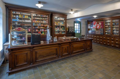 Former Thuringian drugstore from 1898, used as a corner shop from 1920 to 1960, now in the