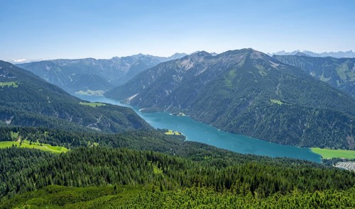 View of Lake Achensee with Seekarspitze and Seebergspitze peaks, Unnütz crossing, Brandenberg Alps,
