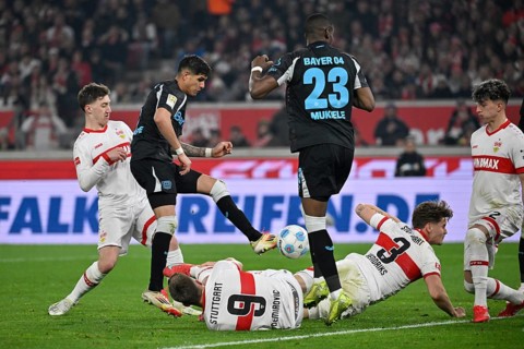 Penalty area scene, goal area scene Goal kick Action Goal chance Piero Hincapie Bayer 04 Leverkusen
