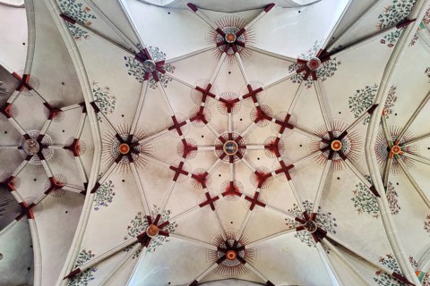 Interior photo with view upwards to the star vault in the nave, St Castor's Basilica, Old Town,