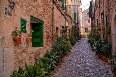 Street of Plants, alley, Valldemossa, Tramuntana Mountains, Serra de Tramuntana, Majorca, Balearic