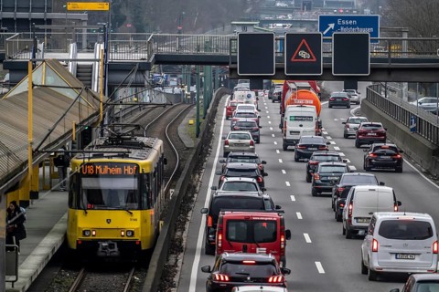 Traffic jam on the A40 motorway, in both directions, underground U18 in the middle lane, Friday,