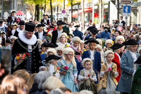 Parade of historically costumed guildsmen, Sechseläuten or Sächsilüüte, Zurich Spring Festival,