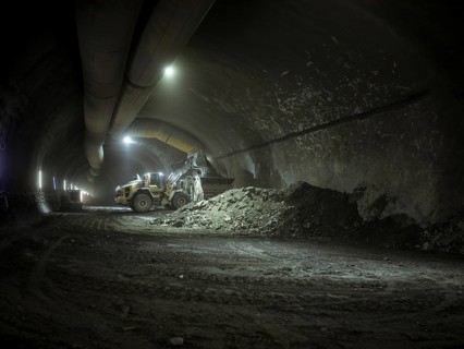 Removal of rubble after blasting during tunnelling in construction lot H53, Brenner Base Tunnel,
