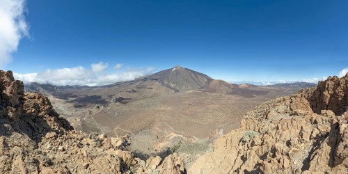 Panorama during the ascent to Alto de Guajara, 2715m, to the bizarrely shaped rock formations of