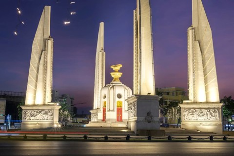 Night shot of the Democracy Monument, (Thai: Anusawari Prachathippatai) one of the city's