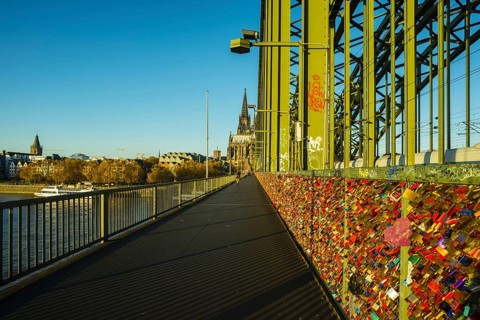 Love locks, loyalty sign, Hohenzollern Bridge, Cologne, Rhineland, North Rhine-Westphalia, Germany,