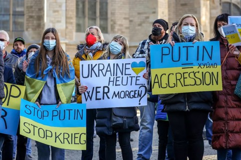 Wesel, North Rhine-Westphalia, Germany, Demonstration against Putin's war in Ukraine. Peace
