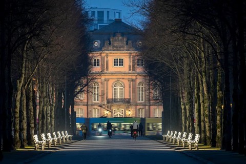 The light benches by artist Stefan Sous in the Hofgarten, entitled UV-A UV-B, 14 completely