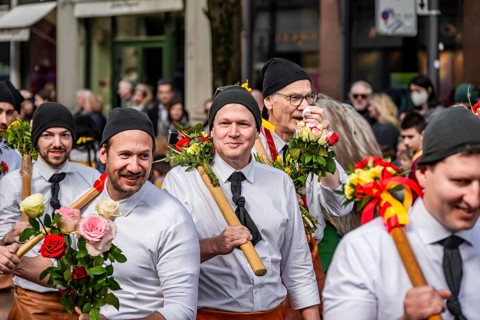 Zunft zum Widder, parade of historically costumed guild members, Sechseläuten or Sächsilüüte,