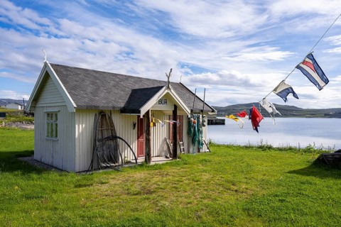 Wooden hut in Kongsfjord, Varanger Peninsula, Finnmark, Norway, Europe