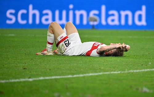 Disappointment at Finn Jeltsch VfB Stuttgart (29) Perimeter advertising Schauinsland Reisen