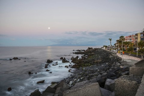 Full moon, lava beach, Playa de San Juan, Tenerife, Canary Islands, Spain, Europe