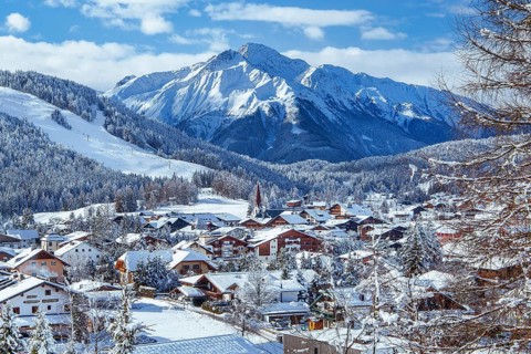 View of the village with Gschwandkopf and Hocheder 2797m in winter, Seefeld, Seefeld Plateau,