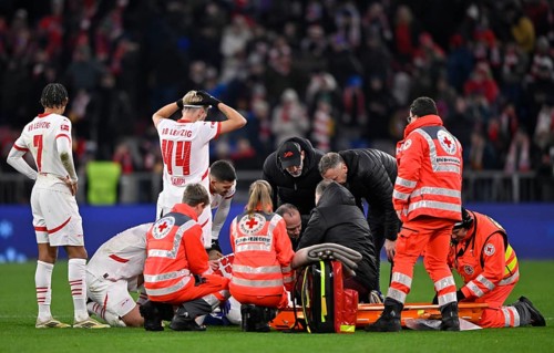 Benjamin Henrichs RasenBallsport Leipzig RBL (39) injured Injury Torn Achilles tendon Carer, medic,
