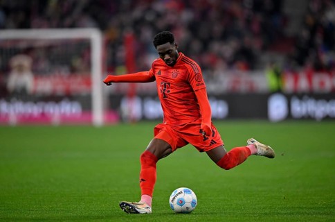 Alphonso Davies Bayern FC Munich FCB (19) Action on the ball Allianz Arena, Munich, Bavaria,